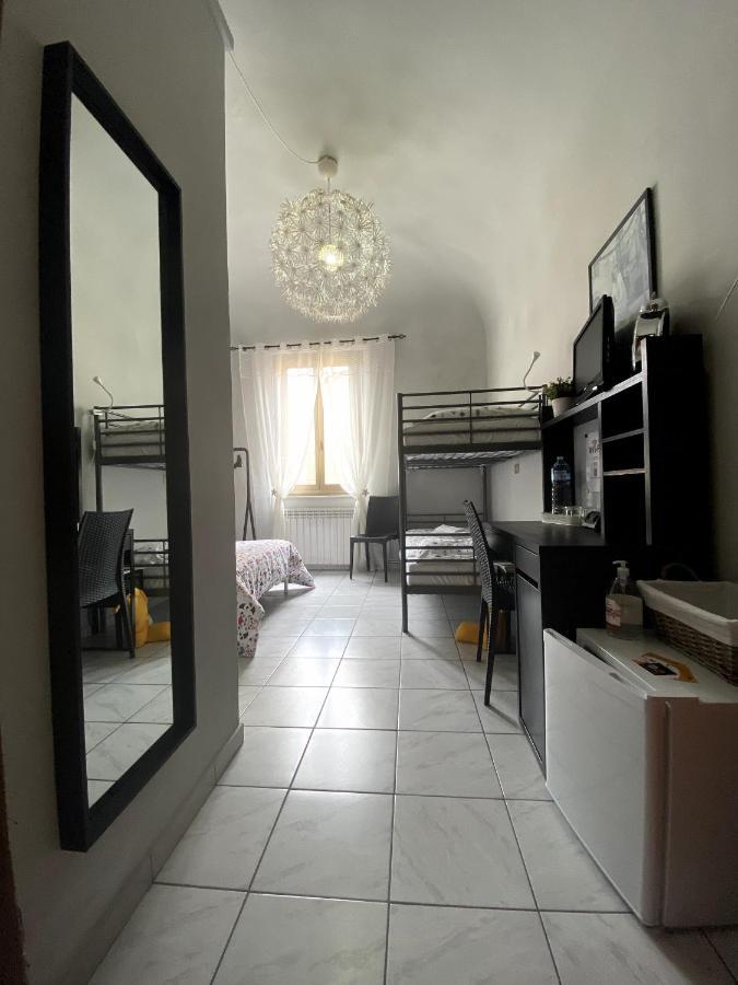 Camera con Bagno privato Room with private bathroom Pontedera Piaggio Vespa Esterno foto