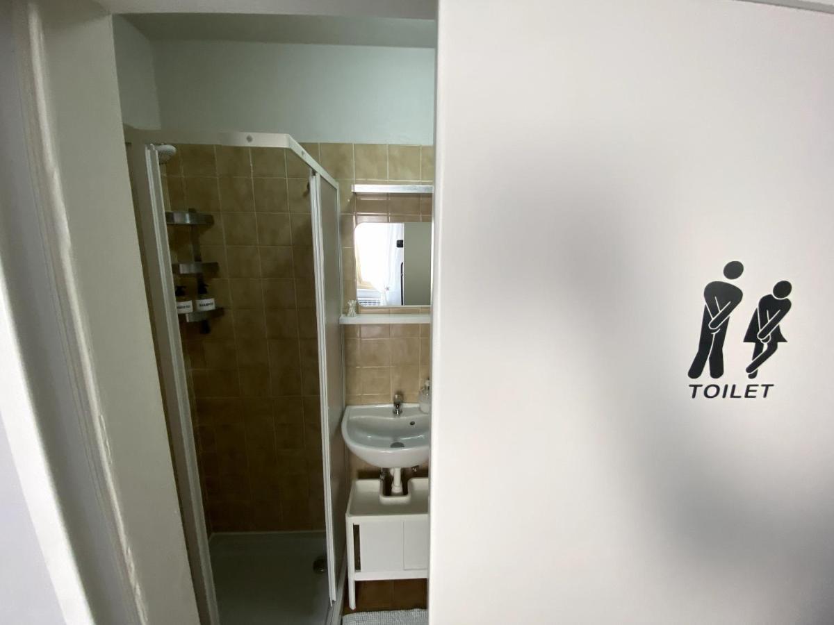 Camera con Bagno privato Room with private bathroom Pontedera Piaggio Vespa Esterno foto