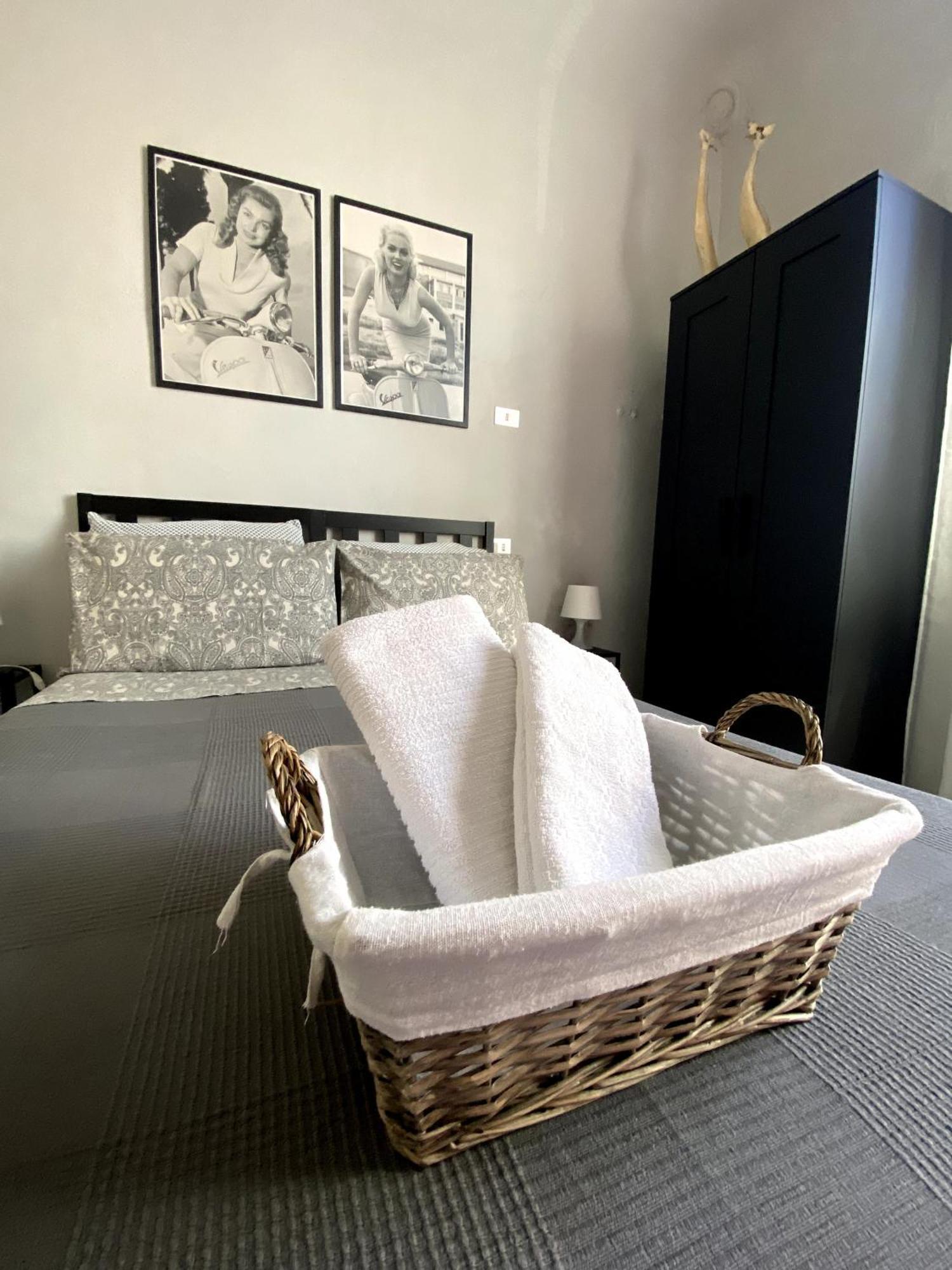 Camera con Bagno privato Room with private bathroom Pontedera Piaggio Vespa Esterno foto