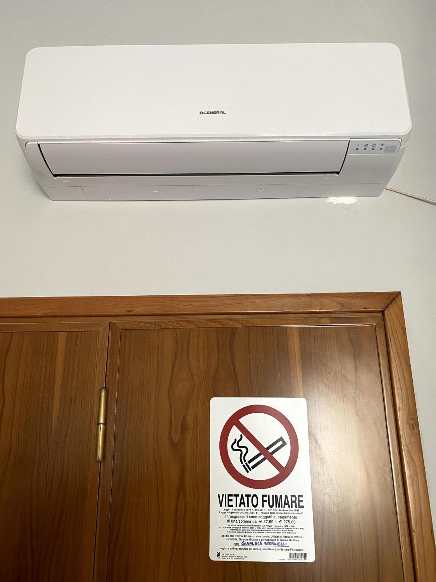 Camera con Bagno privato Room with private bathroom Pontedera Piaggio Vespa Esterno foto