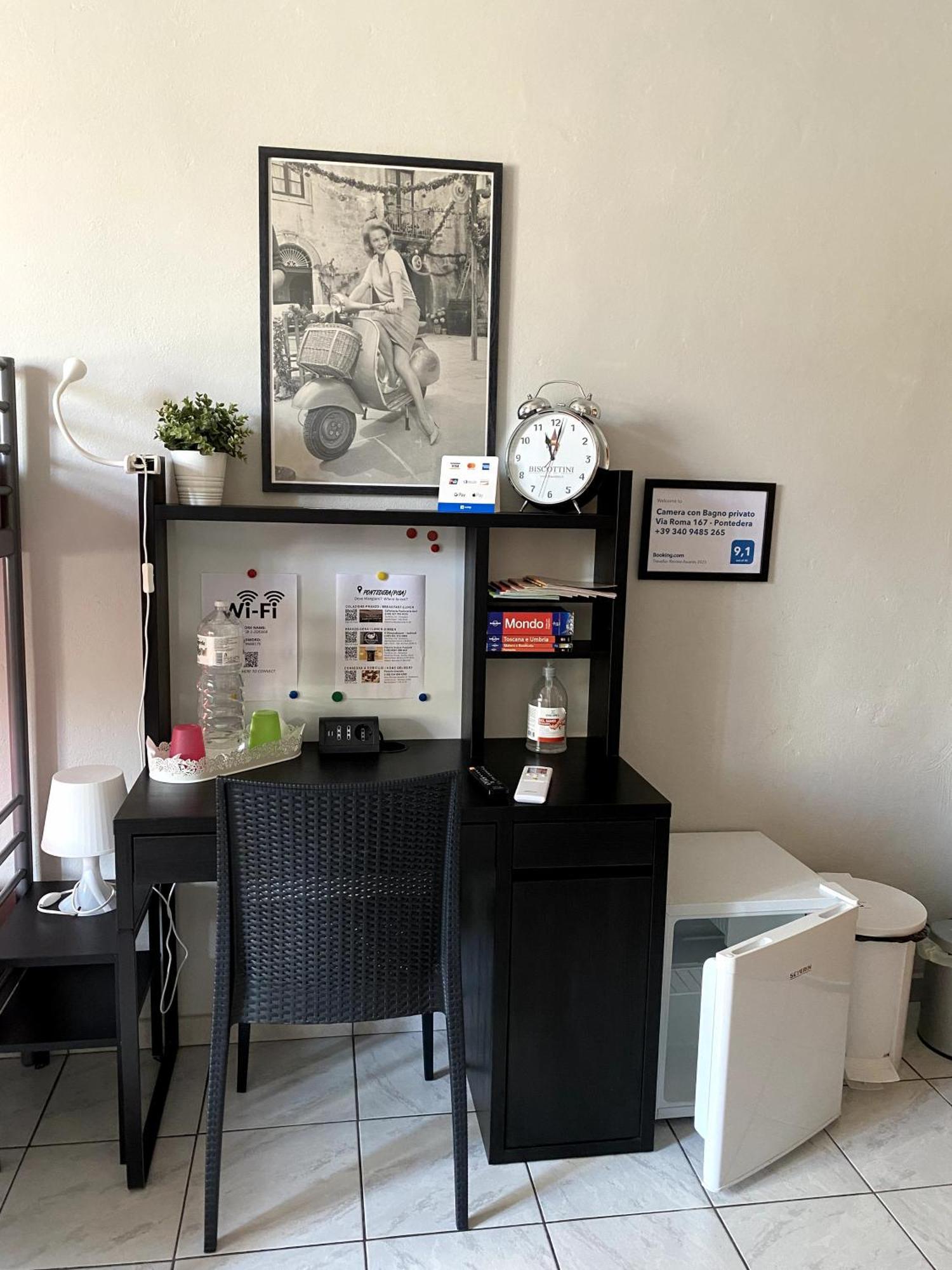 Camera con Bagno privato Room with private bathroom Pontedera Piaggio Vespa Esterno foto