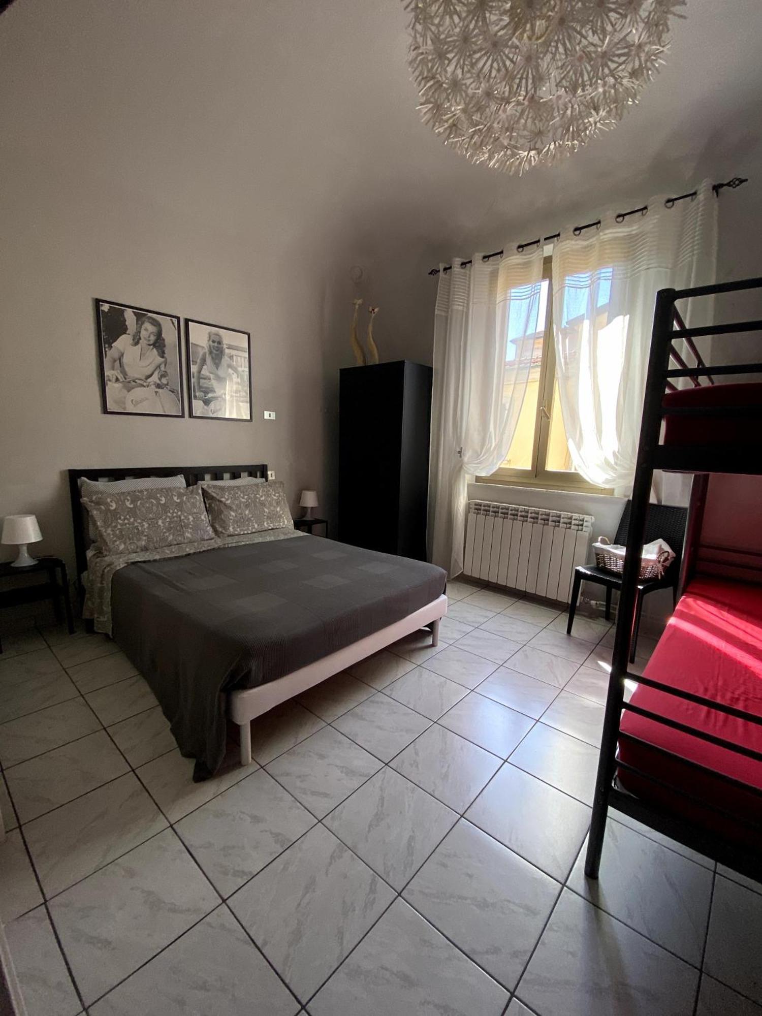 Camera con Bagno privato Room with private bathroom Pontedera Piaggio Vespa Esterno foto